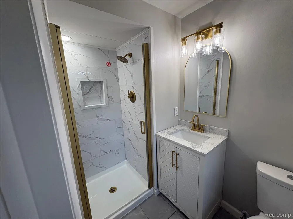 5620 Old Carriage Lane West Bloomfield Charter Township, MI 48322