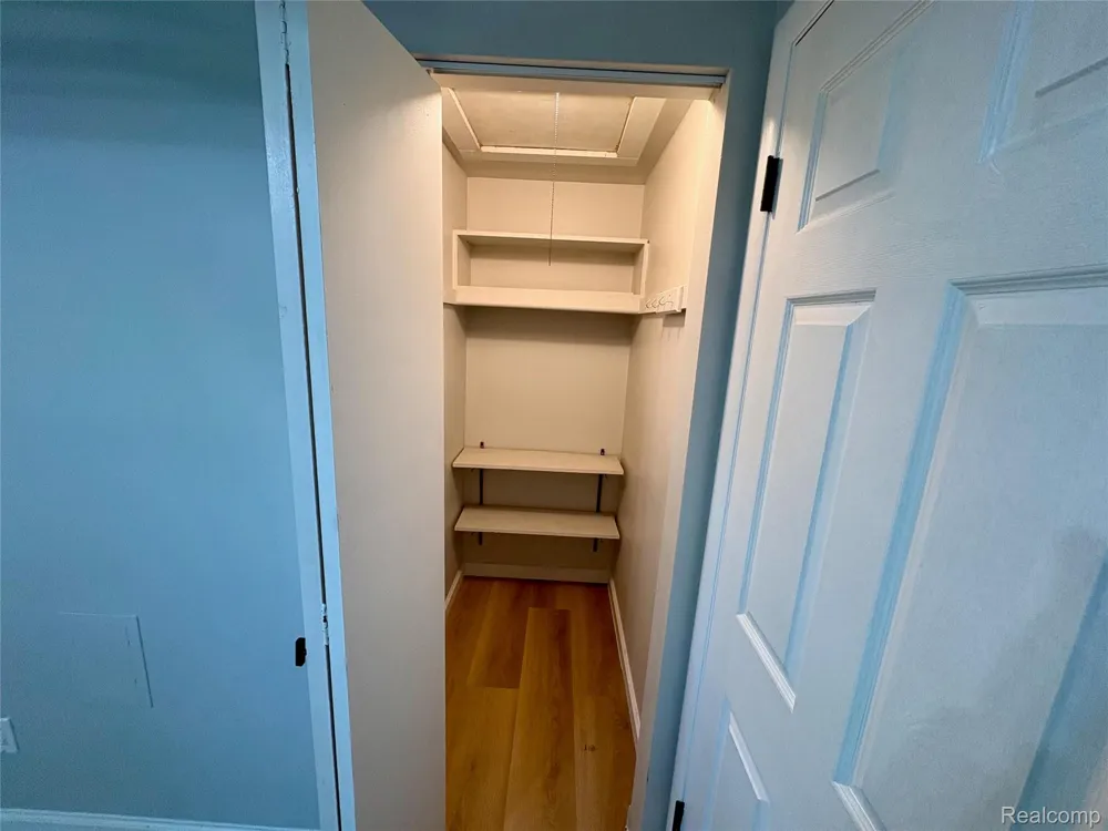 5620 Old Carriage Lane West Bloomfield Charter Township, MI 48322