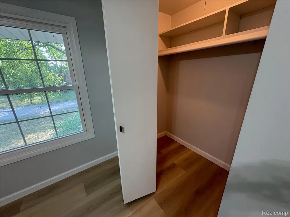 5620 Old Carriage Lane West Bloomfield Charter Township, MI 48322