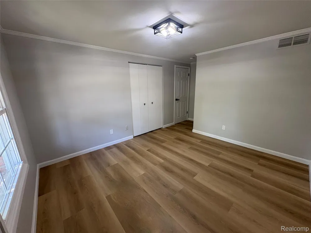 5620 Old Carriage Lane West Bloomfield Charter Township, MI 48322