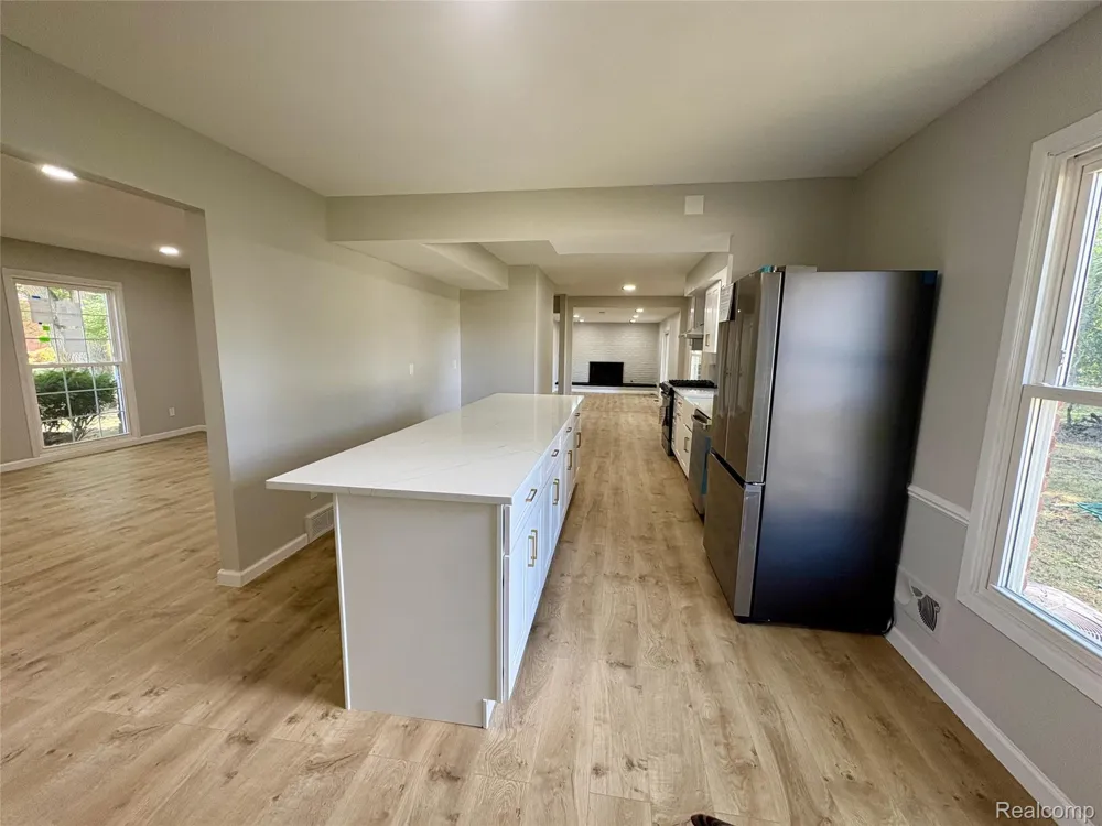 5620 Old Carriage Lane West Bloomfield Charter Township, MI 48322