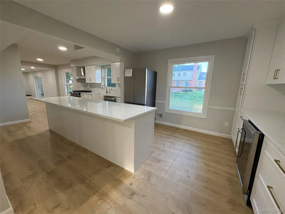 5620 Old Carriage Lane West Bloomfield Charter Township, MI 48322
