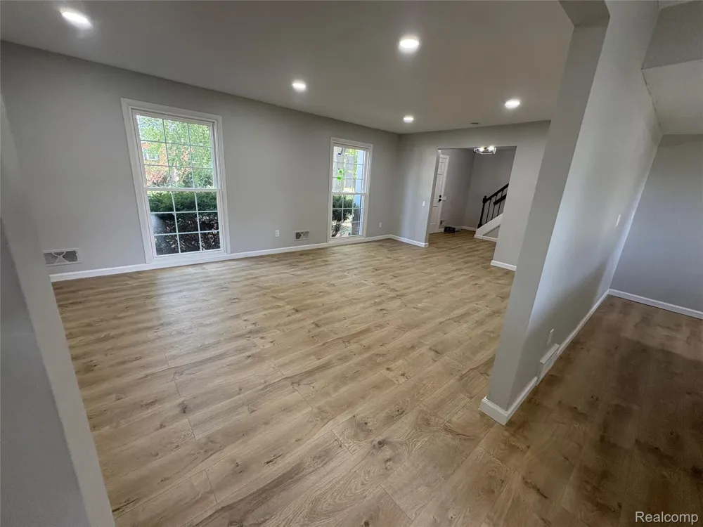 5620 Old Carriage Lane West Bloomfield Charter Township, MI 48322