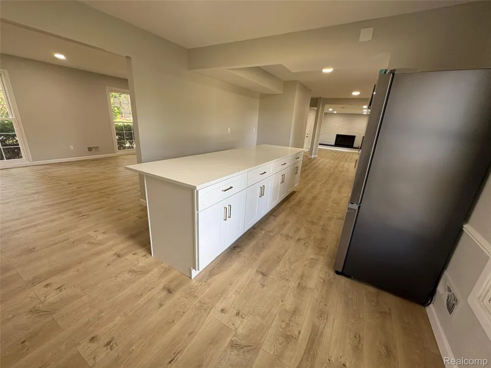 5620 Old Carriage Lane West Bloomfield Charter Township, MI 48322