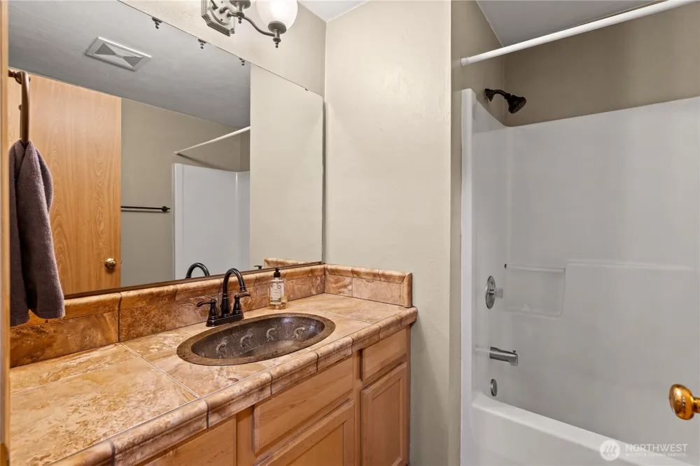 1334 Center Street Shelton, WA 98584