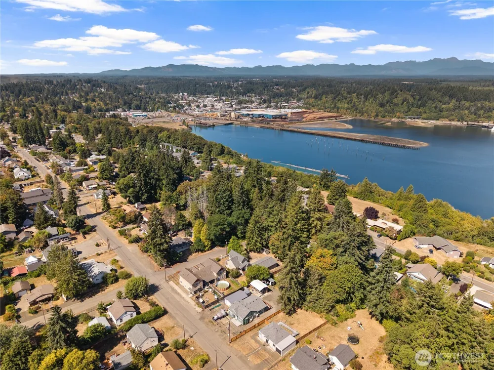 1334 Center Street Shelton, WA 98584