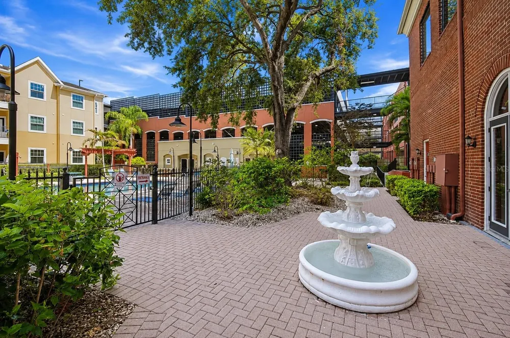 1810 E PALM AVENUE #5208 Tampa, FL 33605