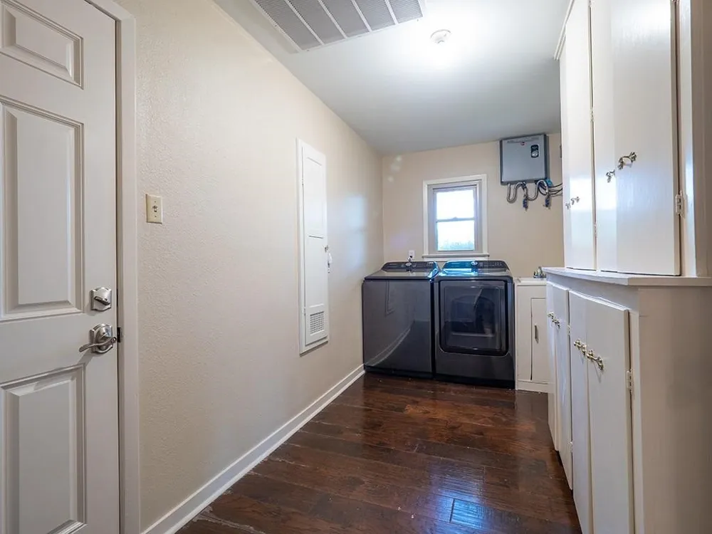 11905 Mustang Chase Drive Austin, TX 78727