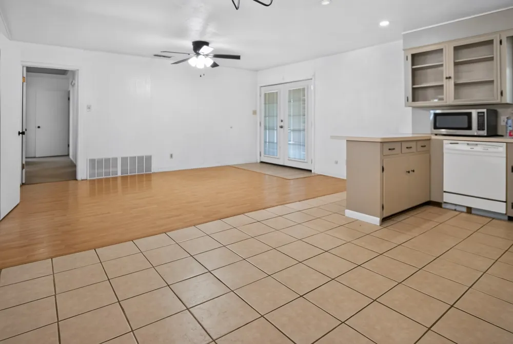 103 Clover Lane Palestine, TX 75803