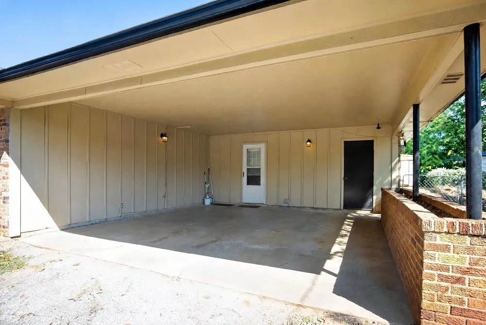 103 Clover Lane Palestine, TX 75803