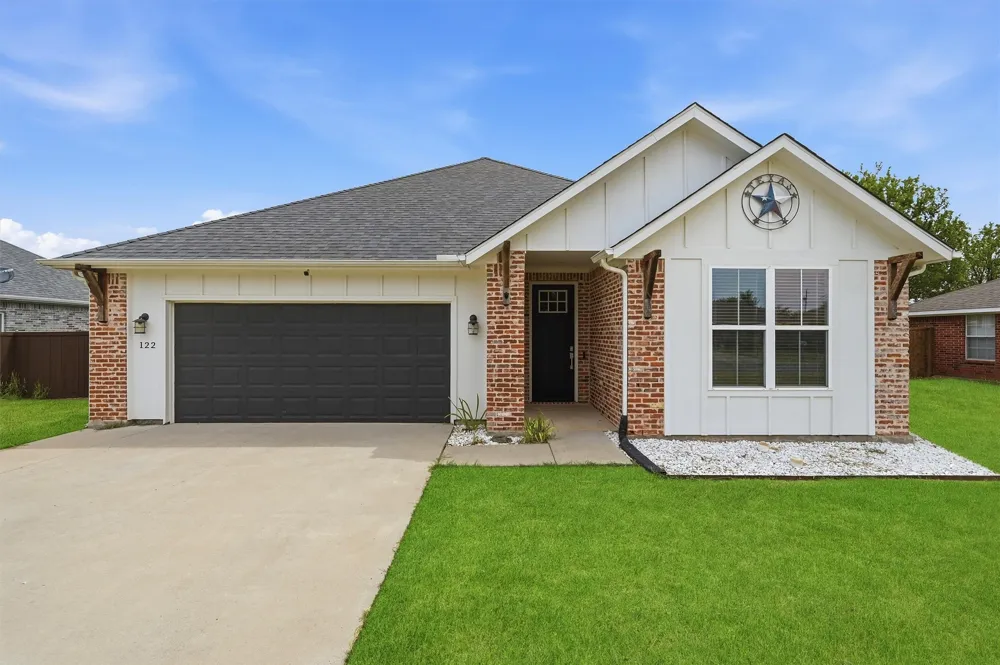 122 Alma Lane Whitewright, TX 75491