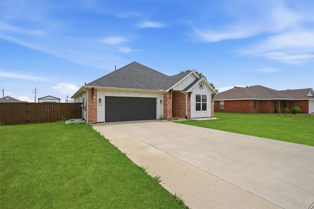 122 Alma Lane Whitewright, TX 75491