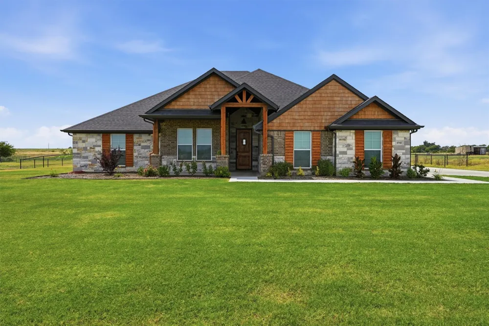 6941 Eagle Creek Drive Godley, TX 76044