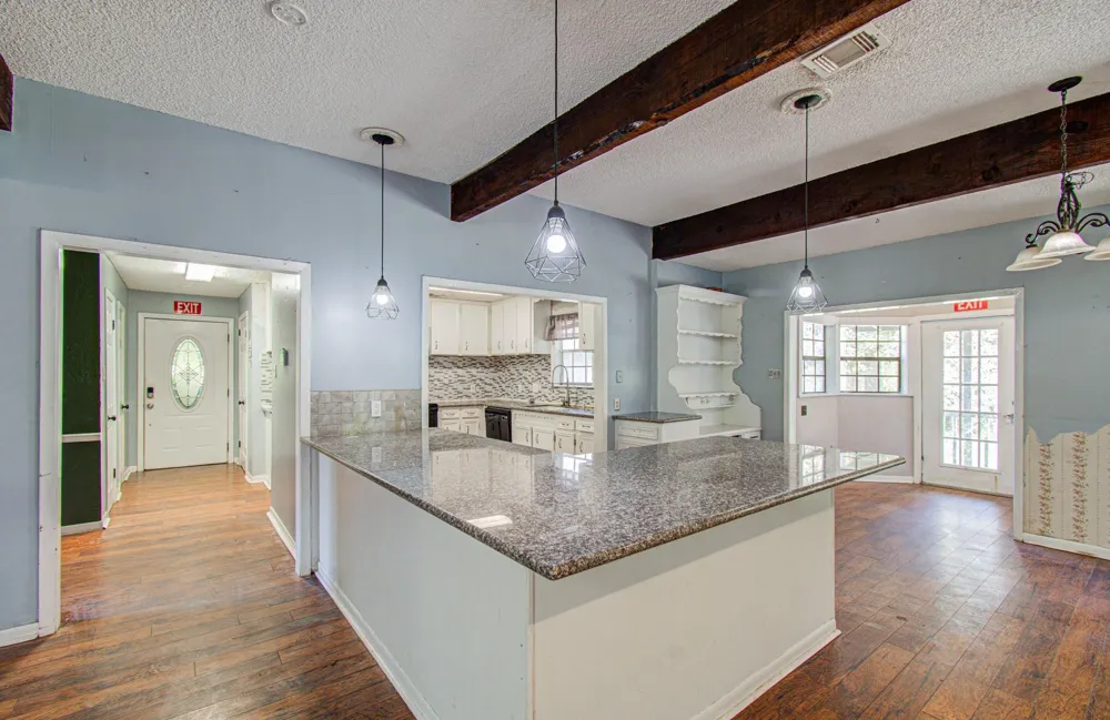 20593 Highway 105 Cleveland, TX 77328