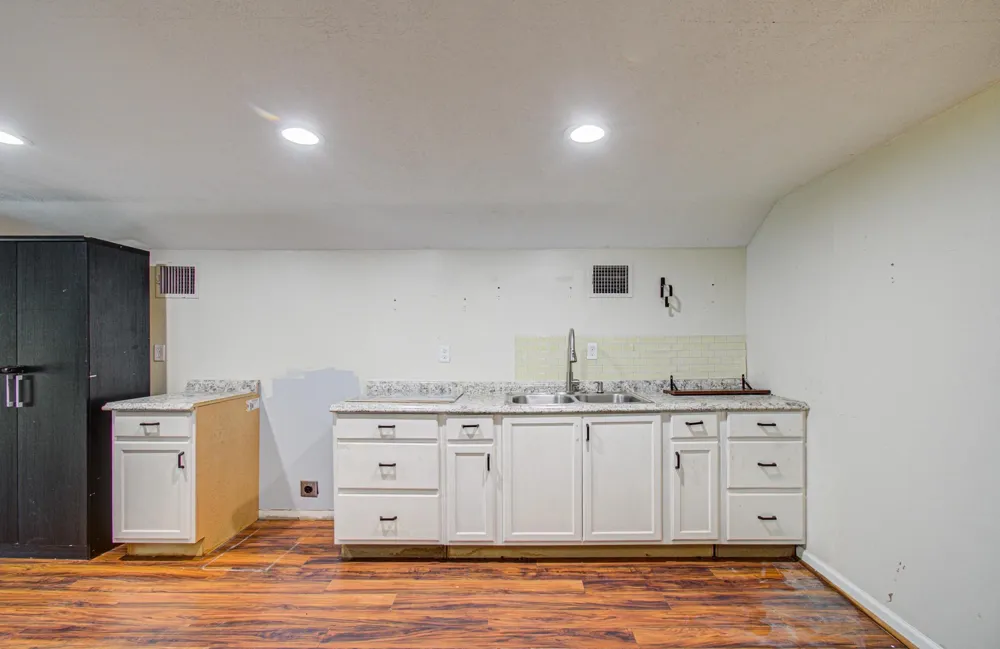 20593 Highway 105 Cleveland, TX 77328