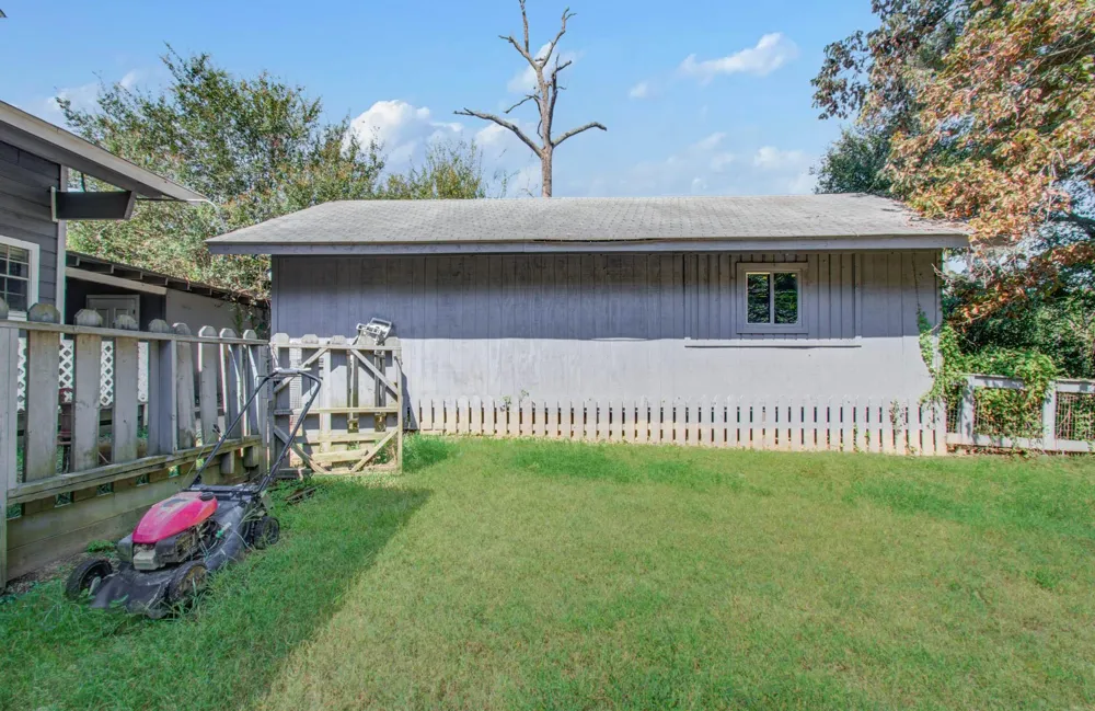 20593 Highway 105 Cleveland, TX 77328