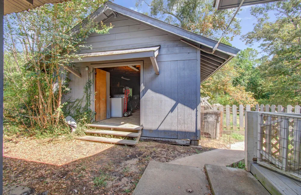 20593 Highway 105 Cleveland, TX 77328
