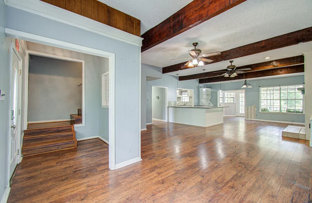 20593 Highway 105 Cleveland, TX 77328