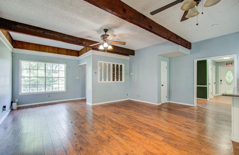 20593 Highway 105 Cleveland, TX 77328