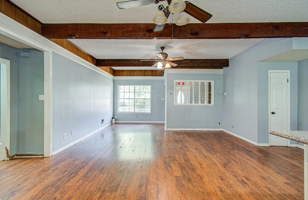 20593 Highway 105 Cleveland, TX 77328