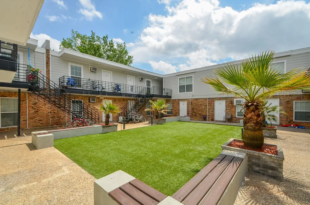 1419 Hawthorne #23 Houston, TX 77006