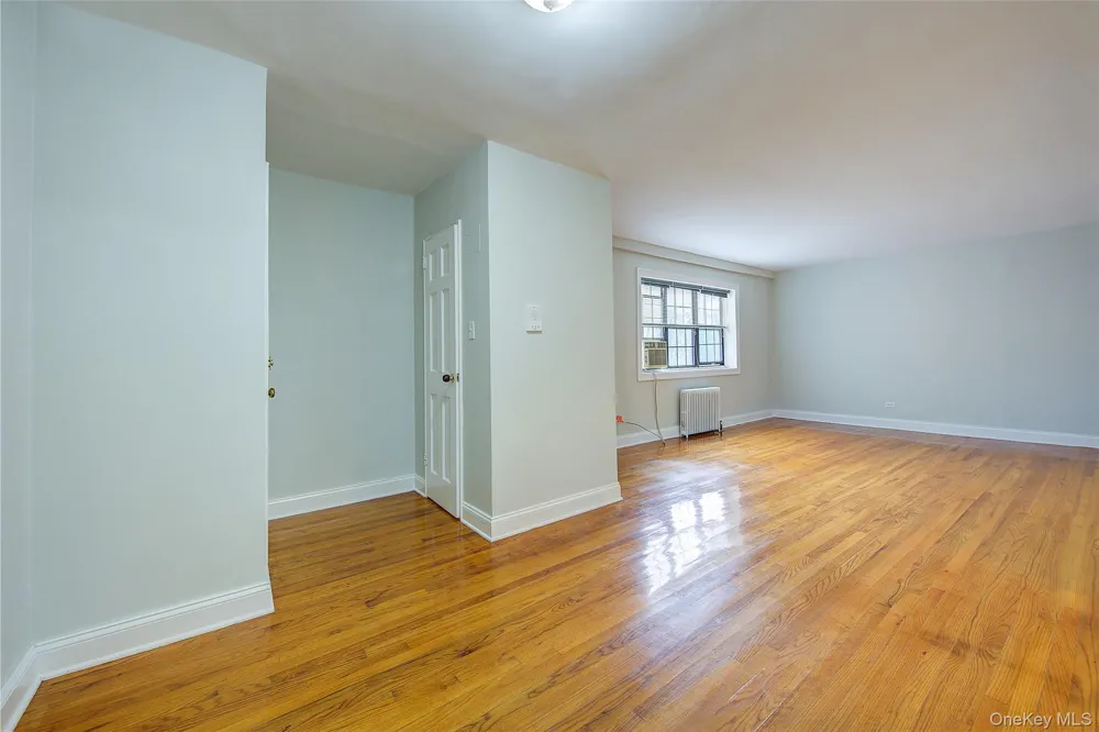 78-35 147th Street #2E Kew Garden Hills, NY 11367