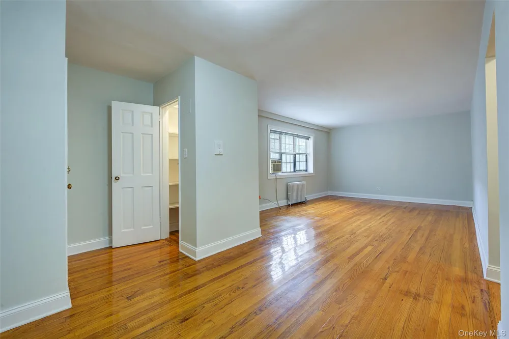 78-35 147th Street #2E Kew Garden Hills, NY 11367