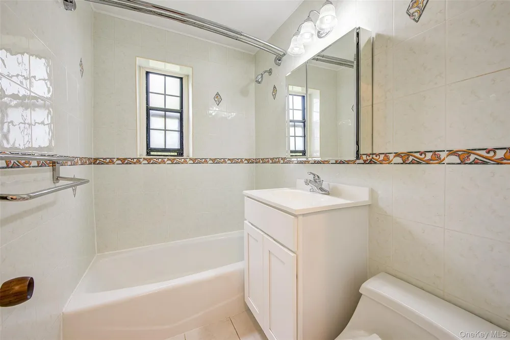 78-35 147th Street #2E Kew Garden Hills, NY 11367