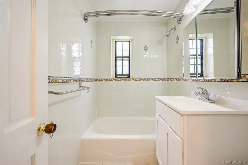 78-35 147th Street #2E Kew Garden Hills, NY 11367