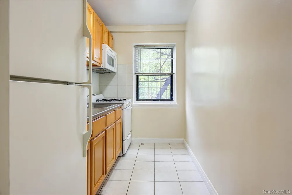 78-35 147th Street #2E Kew Garden Hills, NY 11367