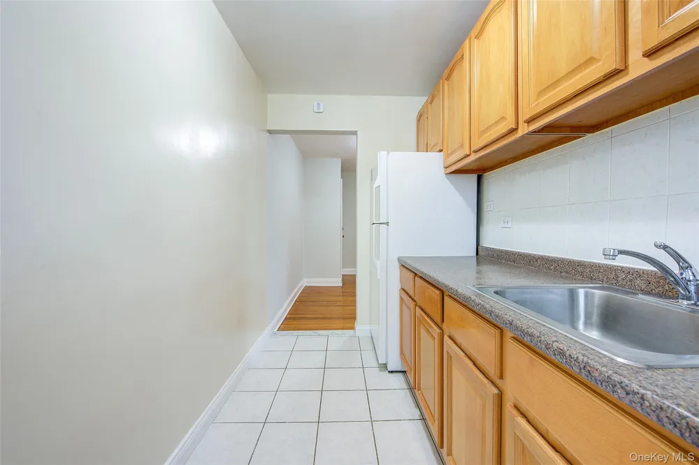 78-35 147th Street #2E Kew Garden Hills, NY 11367