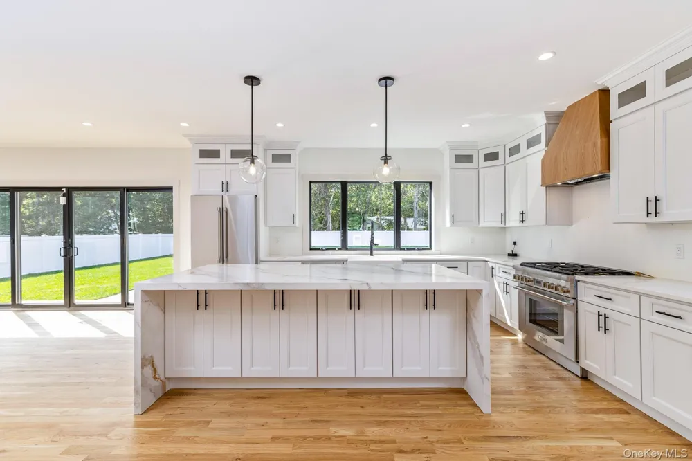 17 Nidzyn Avenue Remsenburg, NY 11960