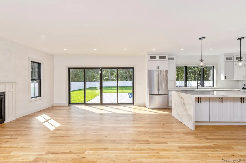 17 Nidzyn Avenue Remsenburg, NY 11960