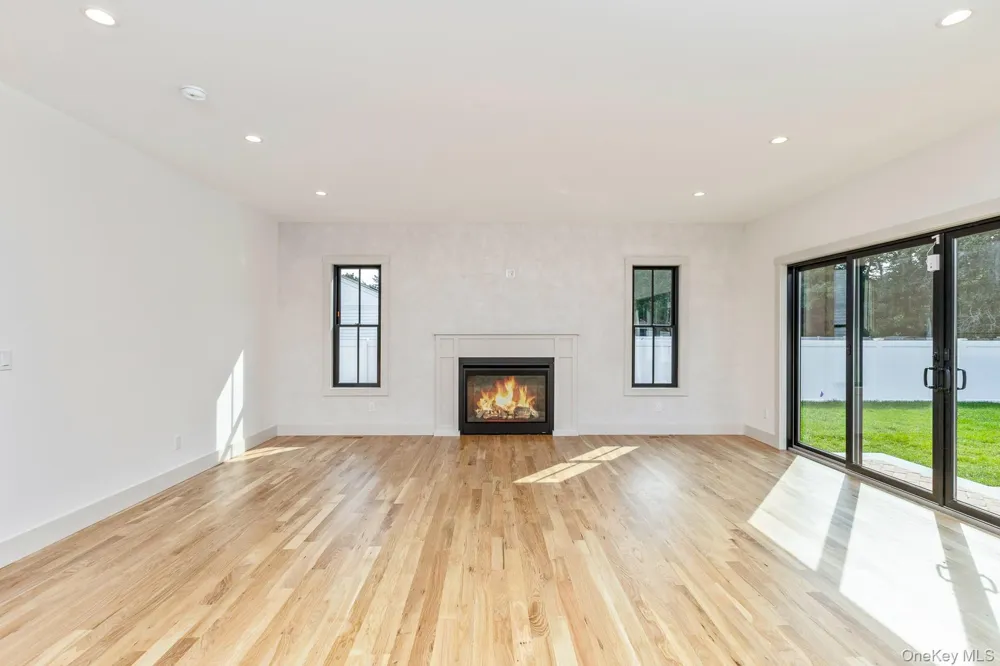 17 Nidzyn Avenue Remsenburg, NY 11960