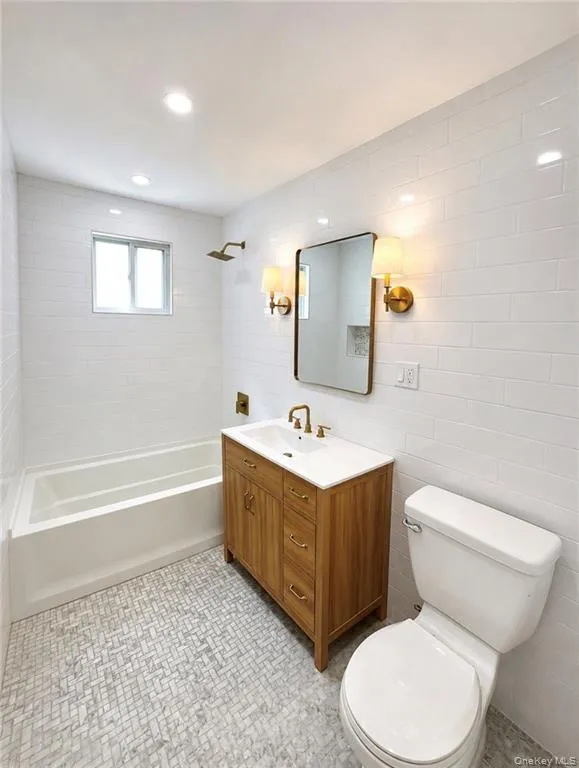 214 E 38th Street Brooklyn, NY 11203