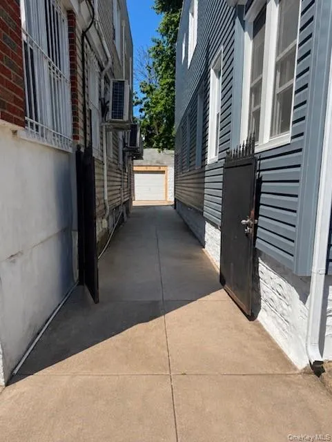 214 E 38th Street Brooklyn, NY 11203