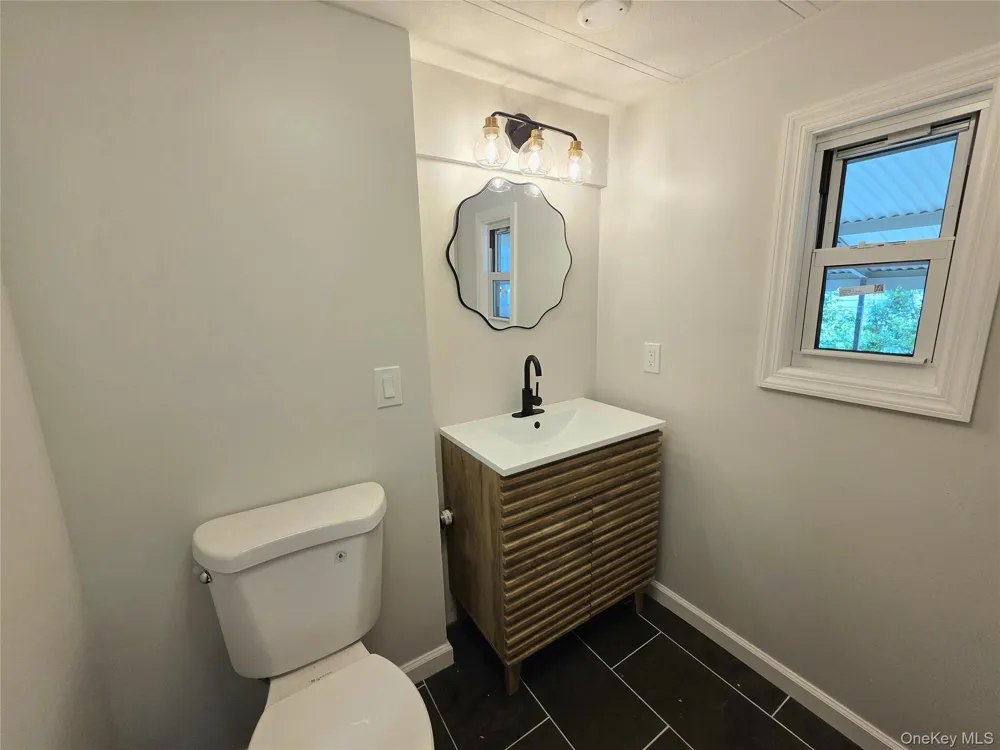 525 Riverleigh Avenue #221 Riverhead, NY 11901