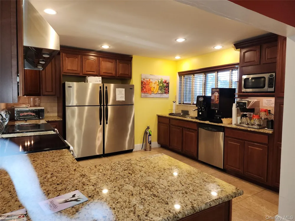 525 Riverleigh Avenue #221 Riverhead, NY 11901