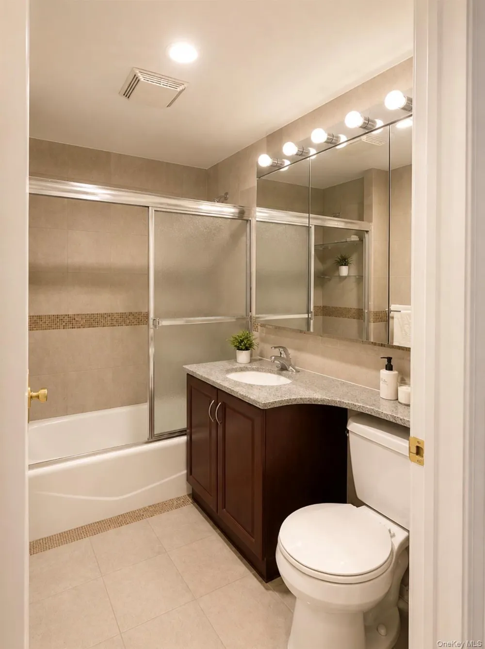 4105 College Point Boulevard #2D Flushing, NY 11355