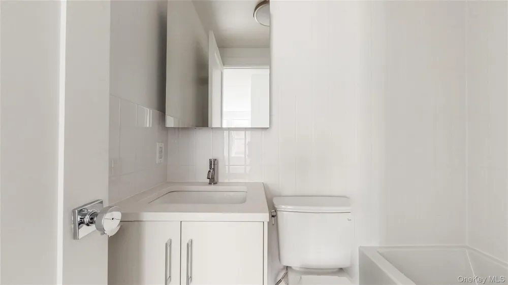14809 Northern Boulevard #5M Flushing, NY 11354