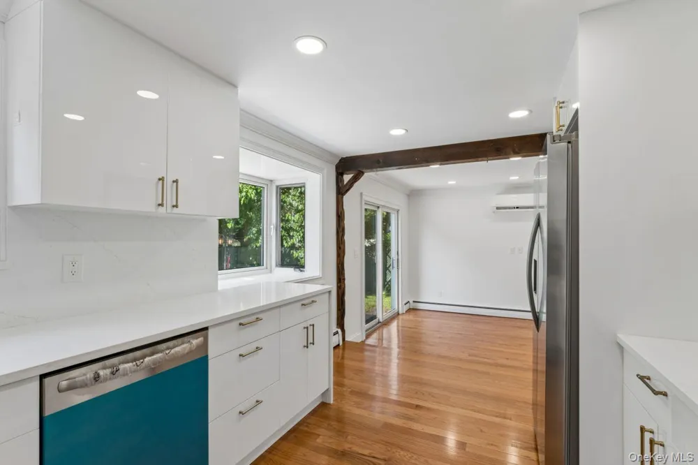 98 Rose Place Selden, NY 11784