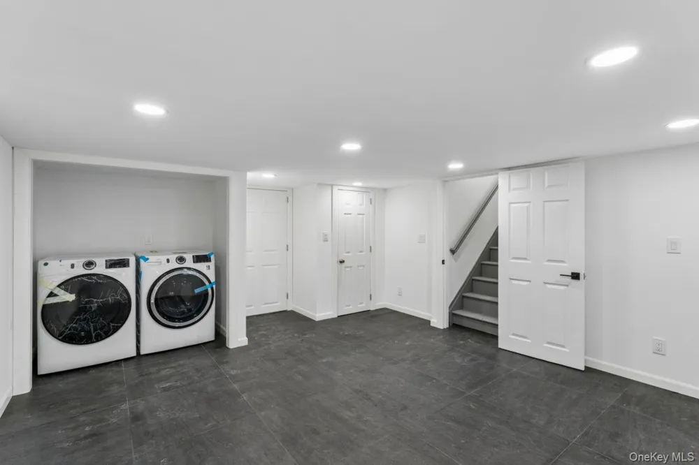 98 Rose Place Selden, NY 11784