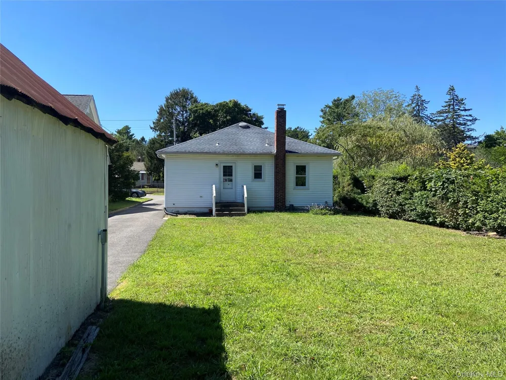 424 Sweezy Avenue Riverhead, NY 11901