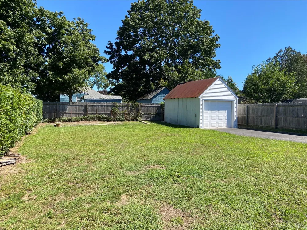 424 Sweezy Avenue Riverhead, NY 11901