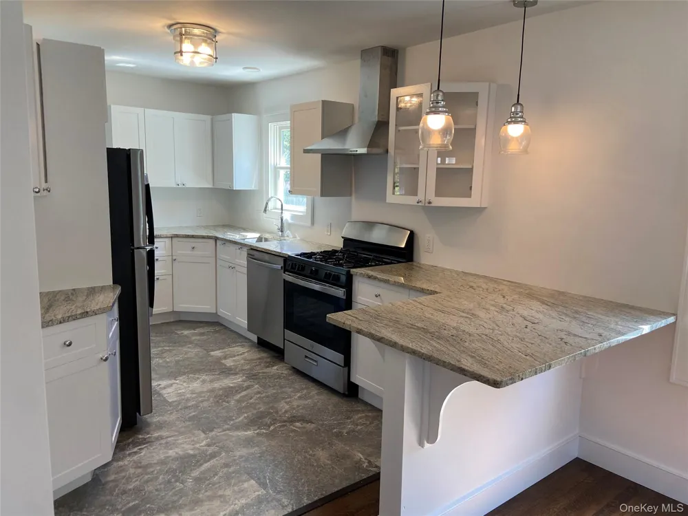 424 Sweezy Avenue Riverhead, NY 11901
