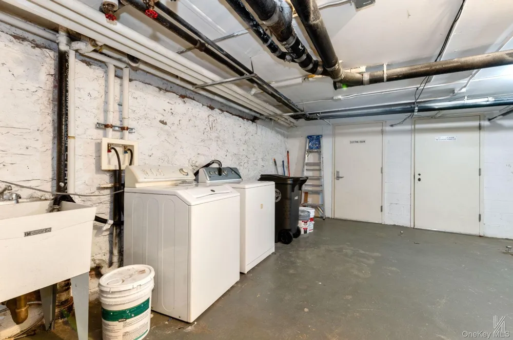 426 54th Street Brooklyn, NY 11220