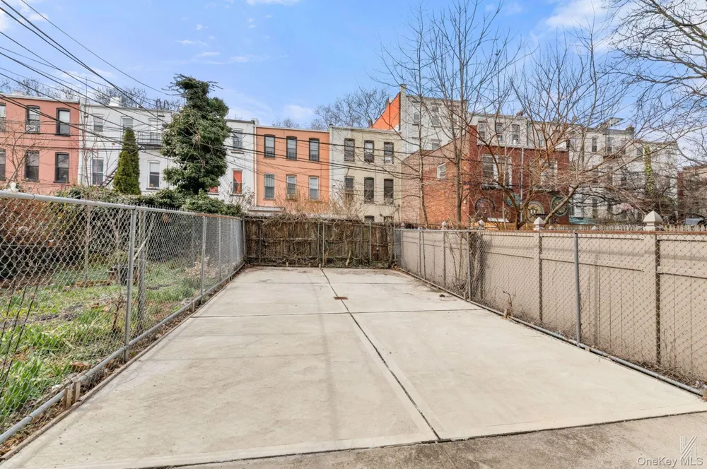 426 54th Street Brooklyn, NY 11220