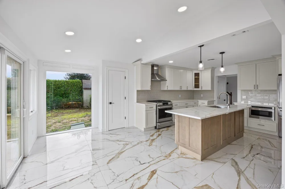 2819 Bay Drive Merrick, NY 11566