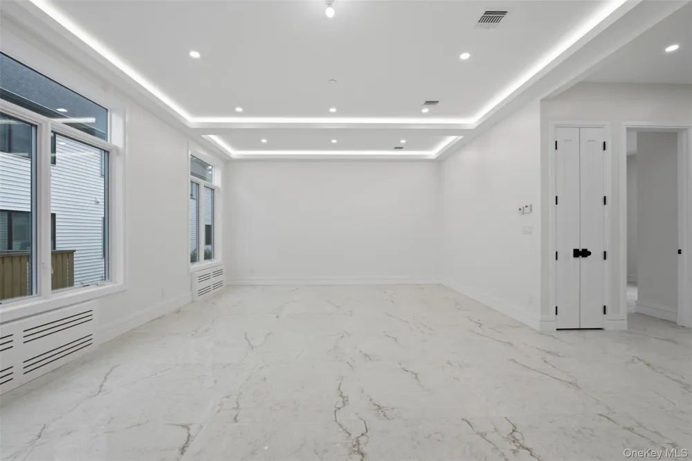 20 Singer Avenue #201 Spring Valley, NY 10977