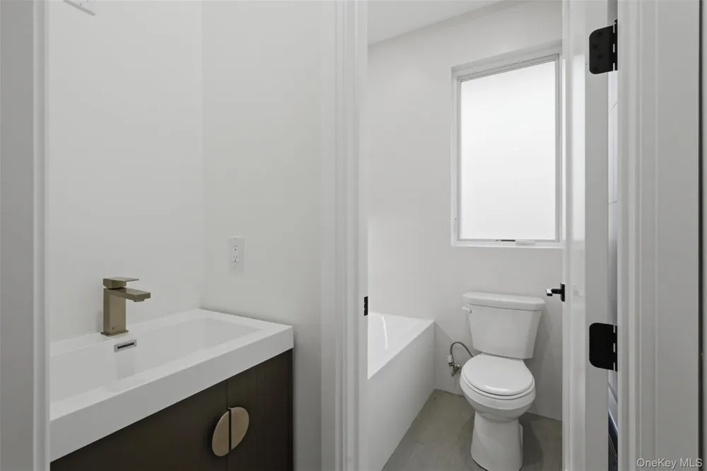 20 Singer Avenue #201 Spring Valley, NY 10977